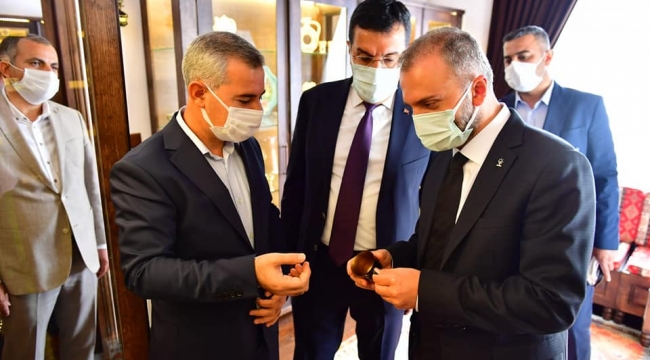 BAŞKAN ÇINAR, ANKARA'DAN GELEN MİSAFİRLERİ 44 YIL HATIR KAHVE KONAĞINDA AĞIRLADI