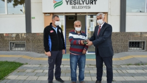 YEŞİLYURT BELEDİYESİ ZABITA MÜDÜRLÜĞÜ EKİPLERİNDEN ÖRNEK DAVRANIŞ