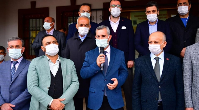 YEŞİLYURT BELEDİYESİ, 10 TON GIDA VE 500 BATTANİYE'Yİ İZMİR'E GÖNDERDİ