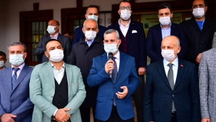 YEŞİLYURT BELEDİYESİ, 10 TON GIDA VE 500 BATTANİYE'Yİ İZMİR'E GÖNDERDİ