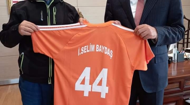 YEŞİLYURT BELEDİYESİ GÖRME ENGELLİLER SPOR KULÜBÜ YÖNETİMİ, BAKAN YARDIMCISI BAYDAŞ'I ZİYARET ETTİ