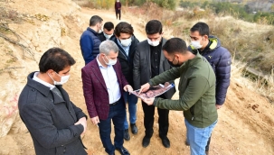 YEŞİLYURT BELEDİYESİ, ŞAHNAHAN DERESİ VE ÇEVRESİNDE DÖNÜŞÜM YATIRIMLARINA HIZ VERDİ  