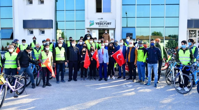 YEŞİLYURT'TA 10 KASIM ATATÜRK'Ü ANMA GÜNÜ NEDENİYLE BİSİKLET TURU DÜZENLENDİ