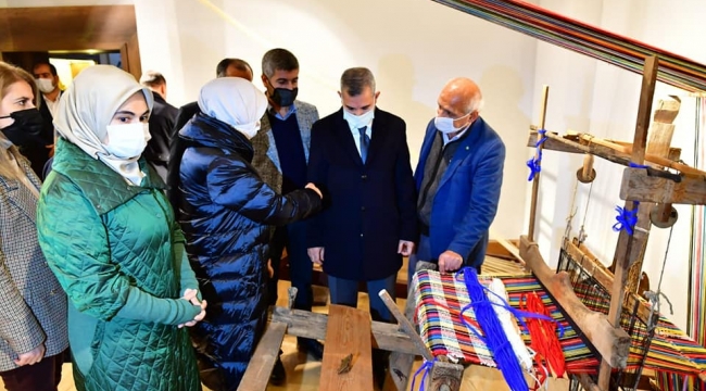 AK PARTİ MKYK ÜYESİ VE MİLLETVEKİLİ ÖZNUR ÇALIK, ÇIRMIHTI'DAKİ RESTORASYON PROJELERİNİ İNCELEDİ