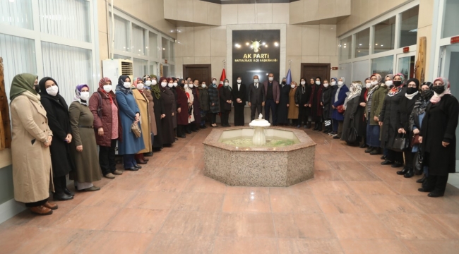 AK Parti Battalgazi İlçe Kadın Kolları Başkanlığı'na yeniden atanan Ebru İnaç, yönetim kurulu listesini açıkladı.