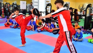 YEŞİLYURT BELEDİYESPOR KİCK-BOKS TAKIMI, GÖZÜNÜ ZİRVEYE DİKTİ