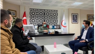 AK Parti Yeşilyurt Gençlik Kolları ülke genelinde yaşanan zorlu süreçte sağlık çalışanlarını yalnız bırakmadı.