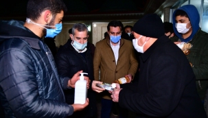 BAŞKAN ÇINAR, MESCİD-İ TAKVA CAMİNDE KANDİL SİMİDİ, LOKUM VE GÜL SUYU DAĞITTI