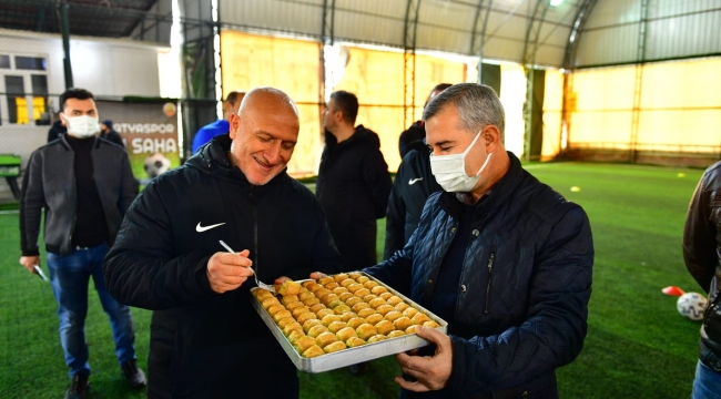 BAŞKAN ÇINAR, YEŞİLYURT BELEDİYESPOR FUTBOL TAKIMINA MORAL ZİYARETİNDE BULUNDU