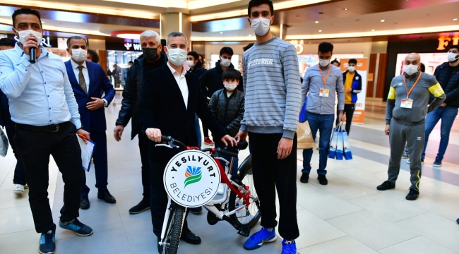 'BASKETLER SİZDEN HEDİYELER YEŞİLYURT BELEDİYESİ'NDEN' GENÇLİK OYUNLARI TAMAMLANDI