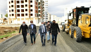 YEŞİLYURT BELEDİYESİ, İMAR YOLLARINI AÇARAK ALTERNATİF YOL GÜZERGÂHLARININ SAYISINI ARTIRIYOR