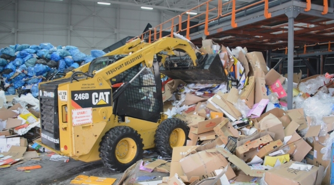 YEŞİLYURT BELEDİYESİ, KAĞIT-KARTON AMBALAJ ATIKLARINI TOPLAYARAK 'SIFIR ATIK' PROJESİNE DESTEKLERİNİ SÜRDÜRÜYOR