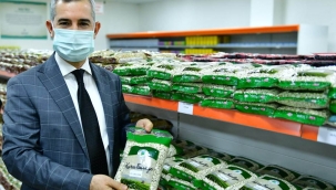 YEŞİLYURT BELEDİYESİ, ÖZEL PAKETLERDE HAZIRLANAN NOHUT VE KURU FASULYELERİ, İHTİYAÇ SAHİPLERİNE ULAŞTIRMAYA BAŞLADI