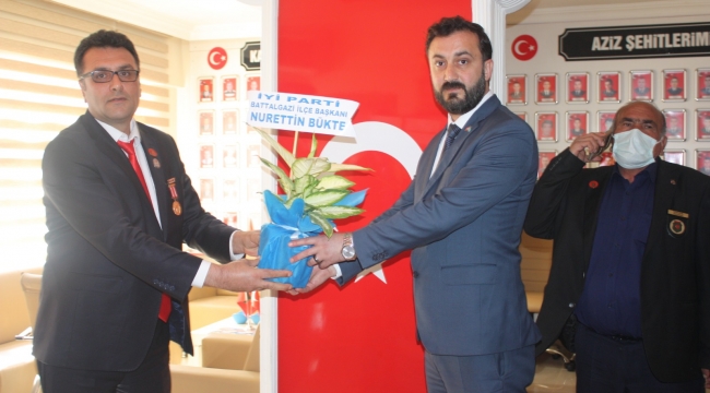 18 Mart Şehitleri anma Günü dolayısıyla Türkiye Harp Malulü Şehit Dul ve Yetimleri Derneği Malatya Şubesi 