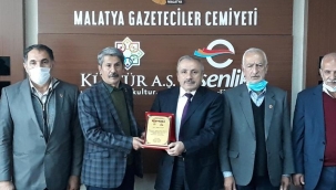 Kayısı Kenti Yeşilyurt-Battalgazi Muhtarlar Derneği Yönetimi Malatya Gazeteciler Cemiyetine Hayırlı Olsun ziyaretinde bulundu.