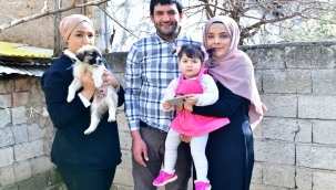 YEŞİLYURT BELEDİYE BAŞKANI MEHMET ÇINAR, MİNİK NİSA'YA KÖPEK HEDİYE ETTİ 