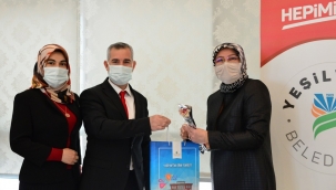 YEŞİLYURT BELEDİYE BAŞKANININ EŞİ SEMRA ÇINAR'IN EV SAHİPLİĞİNDE 8 MART DÜNYA KADINLAR GÜNÜ KUTLAMA PROGRAMI DÜZENLENDİ