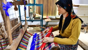 YEŞİLYURT BELEDİYESİ AHMET ÇALIK TEKSTİL MÜZESİ, ZİYARETÇİLERİNİ TARİHİ BİR YOLCULUĞA ÇIKARIYOR