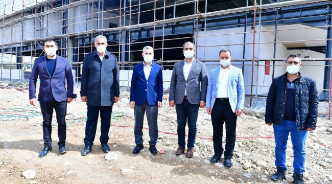 YEŞİLYURT BELEDİYESİ ÇİLESİZ SEMT PAZARI VE YAŞAM MERKEZİ'NİN İNŞAATI HIZLA YÜKSELİYOR