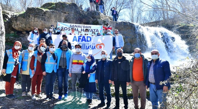 YEŞİLYURT KENT KONSEYİ 'TELEFONU BIRAK ÇEVRENE BAK' DOĞA YÜRÜYÜŞÜYLE DİJİTAL BAĞIMLILIĞA 'HAYIR' DEDİ!