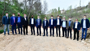 BAŞKAN ÇINAR, HIROĞLU MAHALLESİNDEKİ İMAR YOLU AÇMA ÇALIŞMALARINI İNCELEDİ