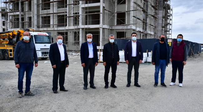 BAŞKAN ÇINAR'IN YENİ DÖNEM VAATLERİNDEN 'YEŞİL TOPSÖĞÜT KONUTLARI' HIZLA YÜKSELİYOR