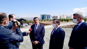 İNÖNÜ ÜNİVERSİTESİ İÇERİSİNDE 3 KM UZUNLUĞUNDA 40 METRE GENİŞLİGİNDE YOL AÇILDI