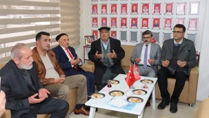 POLİS MİLLETTİR DEVLETTİR BAYRAKTIR VATANDIR