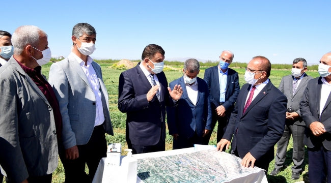 SÜTLÜCE, DİLEK VE TOPRAKTEPE'DE ÇALIŞMALARI İNCELEYEN BAŞKAN GÜRKAN;