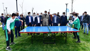 YEŞİLYURT BELEDİYESİ, 6 NİSAN DÜNYA MASA TENİSİ GÜNÜ NEDENİYLE MİLLET BAHÇESİNDE ETKİNLİK DÜZENLEDİ