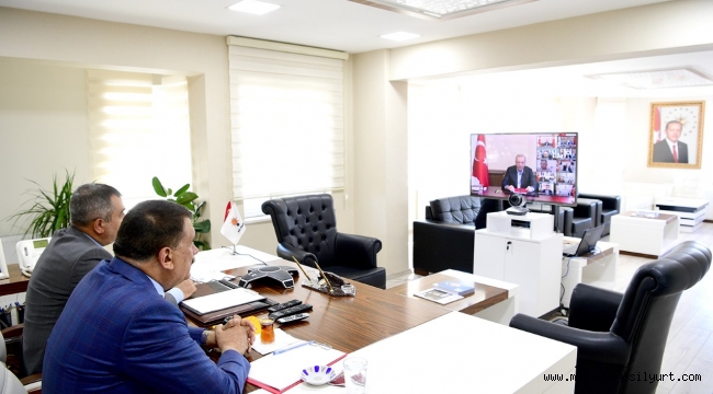 AK PARTİLİ BELEDİYE BAŞKANLARIYLA VİDEO KONFERANS SİSTEMİYLE BİR ARAYA GELEN CUMHURBAŞKANI ERDOĞAN: