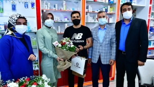 BAŞKAN ÇINAR, 14 MAYIS ECZACILAR GÜNÜ NEDENİYLE NÖBETÇİ ECZANELERİ ZİYARET ETTİ