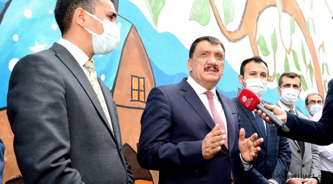 Büyükşehir Belediyesinden Küçük Mustafapaşa Mahallesine Muhtar Evi, Kütüphane ve Park kazandırıldı