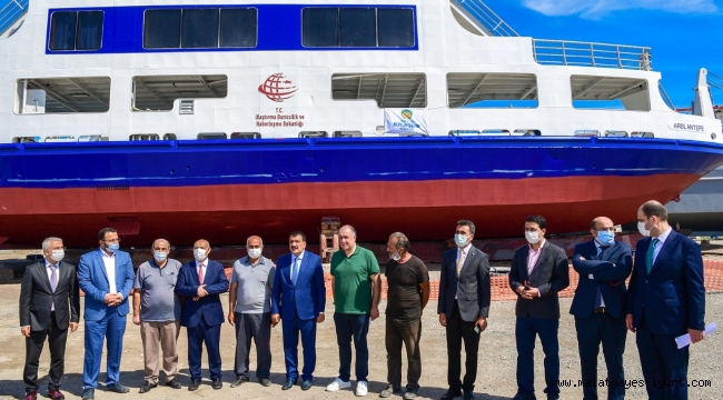 BÜYÜKŞEHİR BELEDİYESİNE AİT 2 FERİBOT VE 1 GEZİNTİ GEMİSİ BAKIMA ALINDI