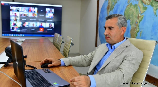 YEŞİLYURT BELEDİYE BAŞKANI MEHMET ÇINAR, 'HEMŞİRELER HAFTASI' ÇEVRİM İÇİ ETKİNLİK PROGRAMINA KATILDI