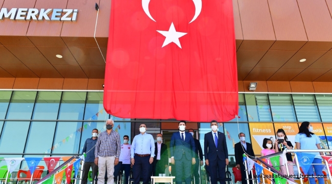 YEŞİLYURT BELEDİYESİ 19 MAYIS ATATÜRK'Ü ANMA, GENÇLİK VE SPOR BAYRAMINI ÖZEL BİR PROGRAMLA KUTLADI