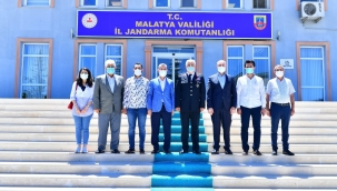 BAŞKAN ÇINAR, İL VE İLÇE JANDARMA KOMUTANLIKLARINI ZİYARET ETTİ