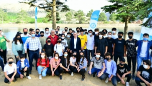 BAŞKAN ÇINAR 'SPORUN VE GENÇLİĞİN YEŞİLYURT BELEDİYESİNDEKİ YERİ' SÖYLEŞİSİNDE GENÇLERLE BULUŞTU