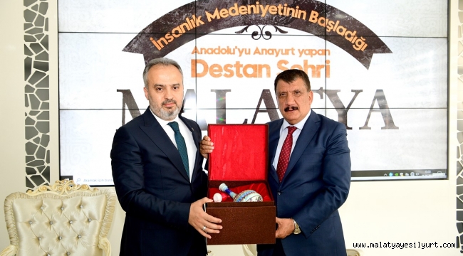 BURSA BÜYÜKŞEHİR BELEDİYE BAŞKANI AKTAŞ'I KABUL EDEN BAŞKAN GÜRKAN