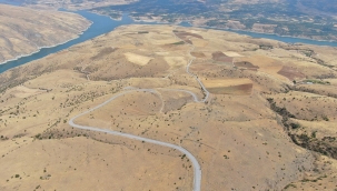 KALE İLÇESİNE BAĞLI UZUNHÜSEYİN MAHALLESİNİN ASFALT SORUNU ÇÖZÜLDÜ