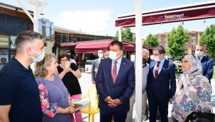 'KAYISI ÇİÇEĞİ FESTİVALİ' İLK MEYVESİNİ VERDİ