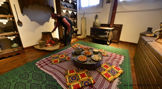 YEŞİLYURT BELEDİYESİ GASTRONOMİ KONAĞI ZİYARETÇİLERİN İLGİSİNİ ÇEKİYOR