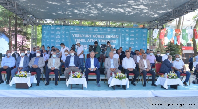 BAŞKAN ÇINAR'IN YENİ DÖNEM VAATLERİNDEN YEŞİLYURT GÜREŞ SAHASININ TEMEL ATMA TÖRENİ YAPILDI