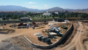 BAŞKAN ÇINAR, SAVUNMA SANAYİ VE SAVAŞ MAKİNALARI AÇIK HAVA MÜZESİNDEKİ ÇALIŞMALARI İNCELEDİ