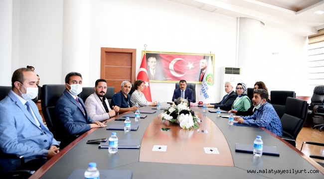 KÜLTÜR YAŞAM DERNEĞİ BAŞKAN VE ÜYELERİNİ KABUL EDEN BAŞKAN GÜRKAN