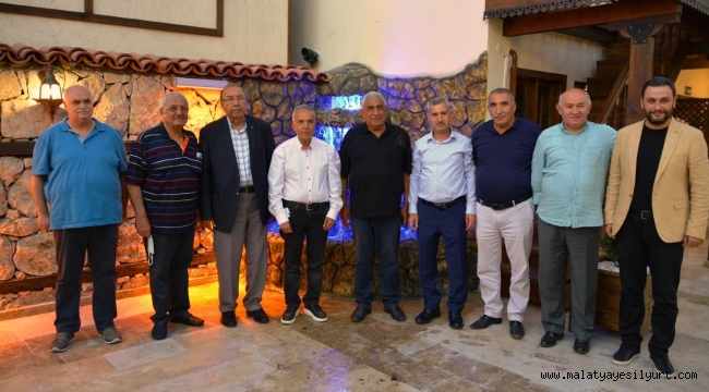 METİN EMİROĞLU, YAVUZ DONAT VE MEHMET ŞAHİN, TARİHİ YEŞİLYURT KONAKLARINA HAYRAN KALDI