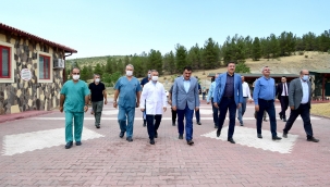 Yeniköy Geçici Hayvan Barınağını Ziyaret Eden Başkan Gürkan,