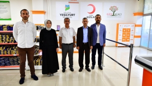 YEŞİLYURT BELEDİYE BAŞKANI MEHMET ÇINAR, KURBAN BAĞIŞINI TÜRK KIZILAY'INA YAPTI