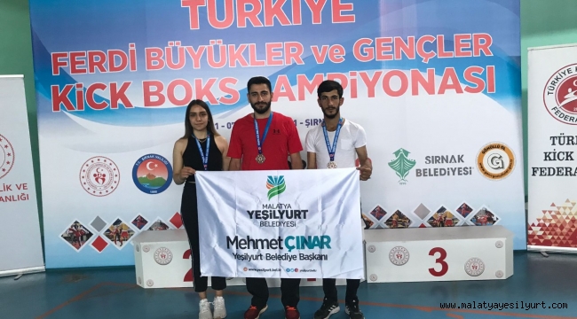 YEŞİLYURT BELEDİYESİ KICK-BOKS SPORCULARI, ŞIRNAK'TAN BAŞARILARLA DÖNDÜ