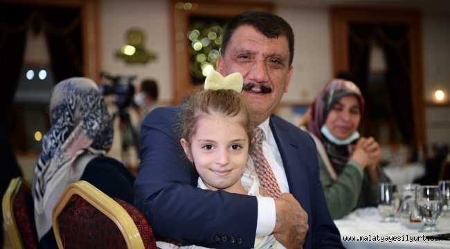 AK Parti Kadın Kolları 'Ahde Vefa Buluşmaları'na katılan Başkan Gürkan;